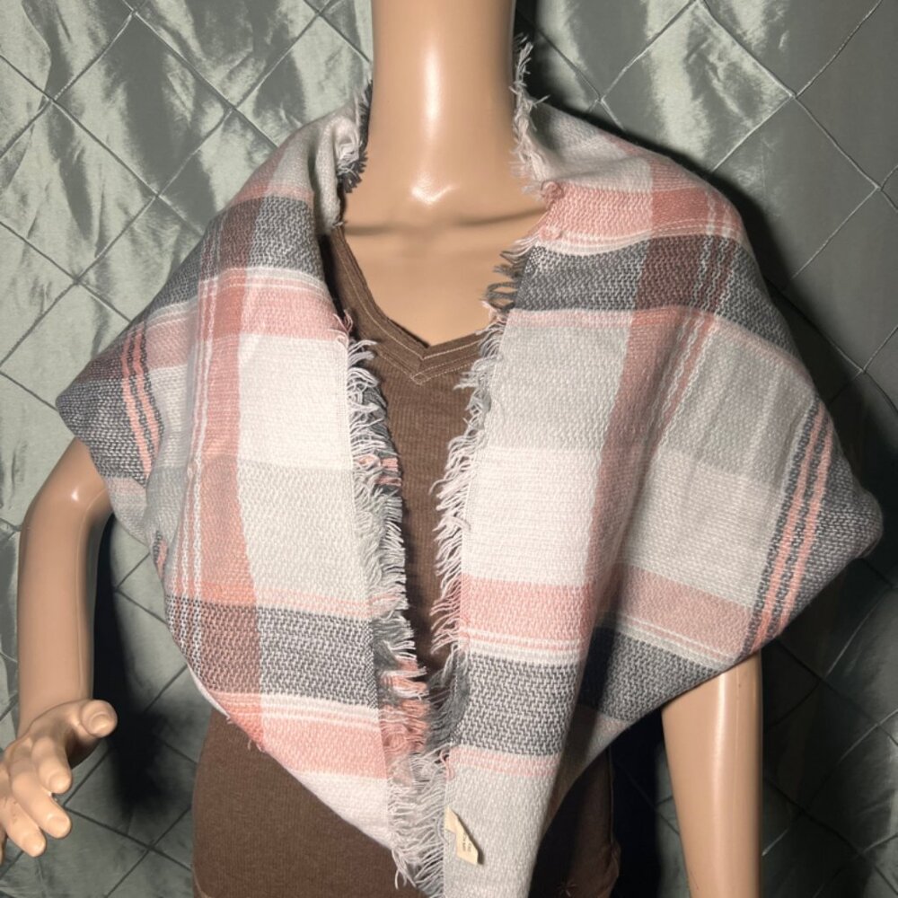 Threads 4 Thought Pink Gray White Gingham‎ Plaid Buffalo Wrap Shaw RN# 136314